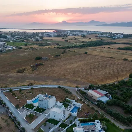 Hotel Xenos 3 - Luxury With Private Pool Near The Sea.
