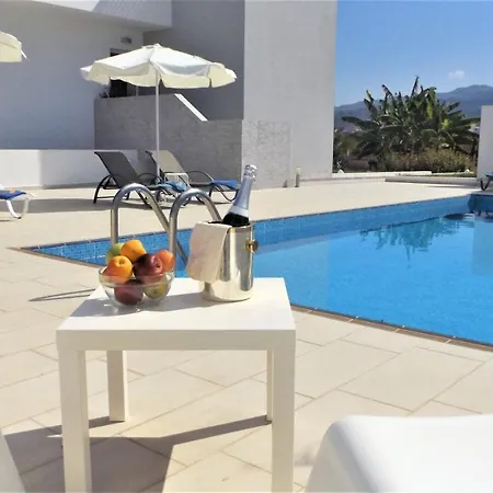 Hotel Xenos 3 - Luxury With Private Pool Near The Sea. Tigaki