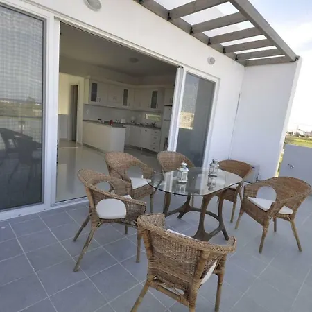 Hotel Xenos 3 - Luxury With Private Pool Near The Sea.