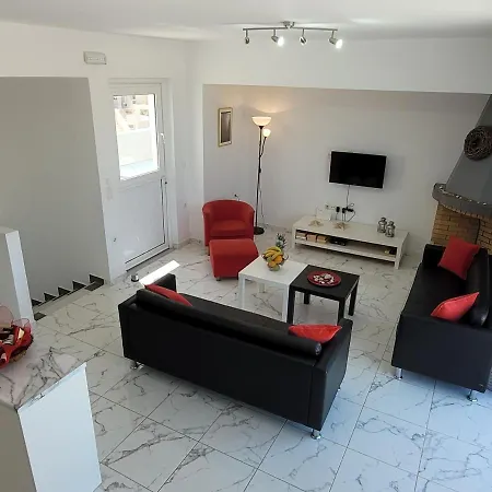 Hotel Xenos 3 - Luxury With Private Pool Near The Sea.